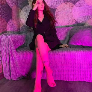 Model - Nicole dildo