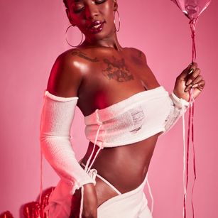 Model - LucyCheist anal