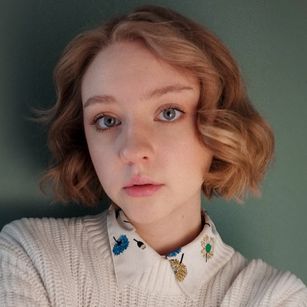 Model - Madeline petite