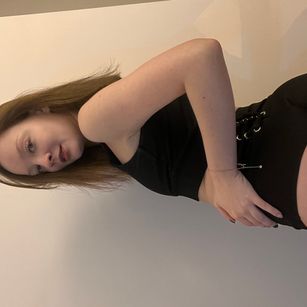 Model - Rina masturbation