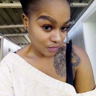 Model - Chloe squirt