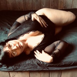 Model - Sexykenl couple