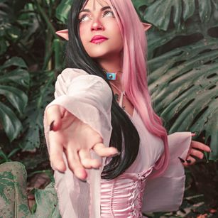 Model - Sara Clover girl