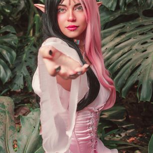 Model - Sara Clover dildo