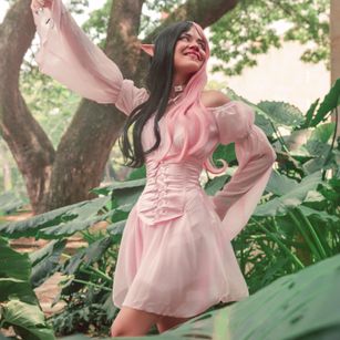 Model - Sara Clover toys