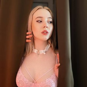 Model - Luna Lovely bigass