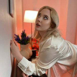 Model - Luna Lovely fastresponse