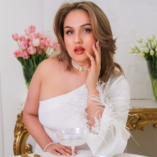 Model - LisaRoss tits