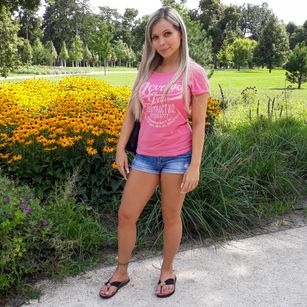 Model - Goddess Barbie Femdom Hottie femdom