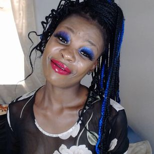 Model - SexySmall cumshow