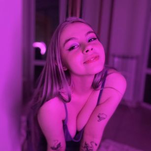 Model - Madison Meow nipples