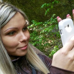 Model - Goddess Barbie Femdom Hottie mistress