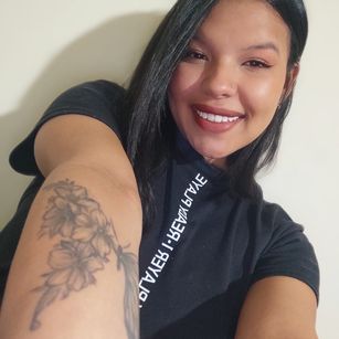 Model - Lizzy Bush curvy