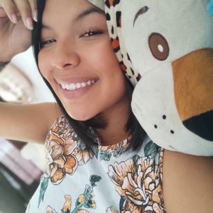 Model - Lizzy Bush blowjob