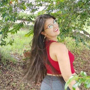 Model - Olivia Falcon latina