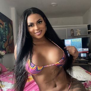 Model - Victoria phillips dildos