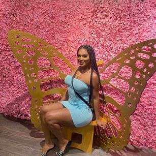 Model - Victoria phillips dom