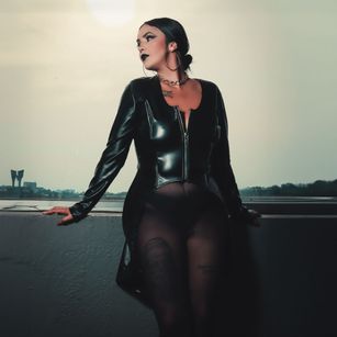 Model - dannaweil gag