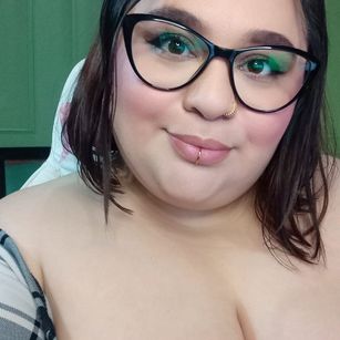 Model - Tiffany Laurens dominant