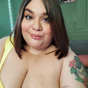 Model - Tiffany Laurens joi