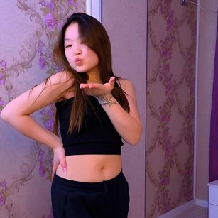 Model - AmeliaKemp c2c