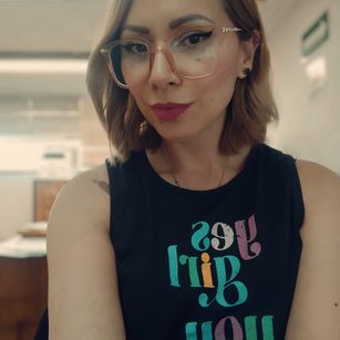 Model - AloLovely coquette