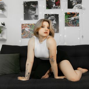 Model - Sophie curvy