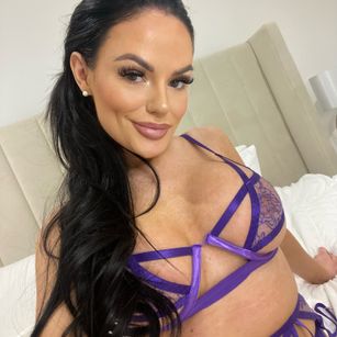 Model - Naughty_Slut_Ana_xx worship