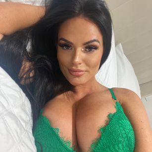 Model - Naughty_Slut_Ana_xx petite