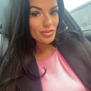 Model - Naughty_Slut_Ana_xx petite