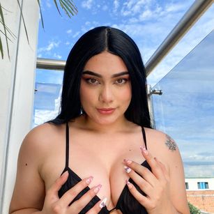 Model - Amara miller teen