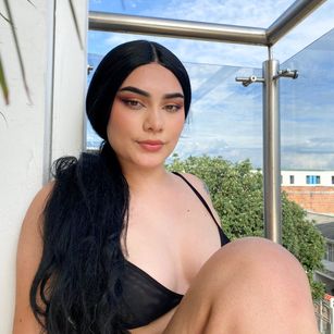 Model - Amara miller teen