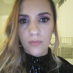 Model - Emily Lane latina