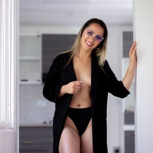 Model - Emily Lane naked