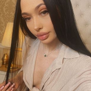 Model - KhloeBanks naughty