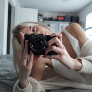 Model - Amber Rivers Blonde