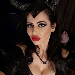 Model - MistressAntonella - High class DOMINATRIX l Sissification and fetish games EXPERT l Worship me latex