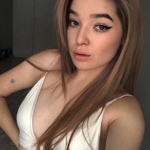 Model - Jennie_Kim shy