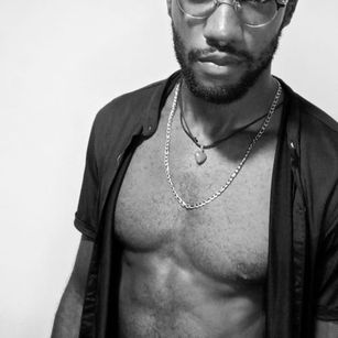 Model - eros harm shaved