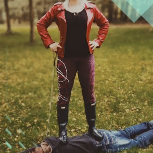 Model - Lady Karame domina