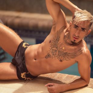 Model - Donovan latin