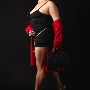 Model - IvonneGarcia footjob