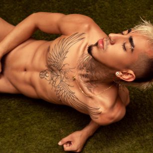 Model - Donovan latin