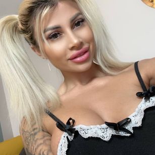 Model - Brandi Love sexy