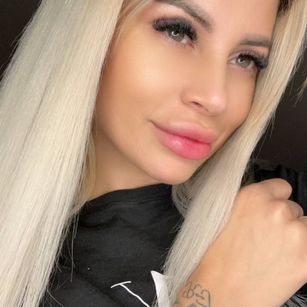 Model - Brandi Love feet