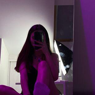 Model - CherryBoss shaved