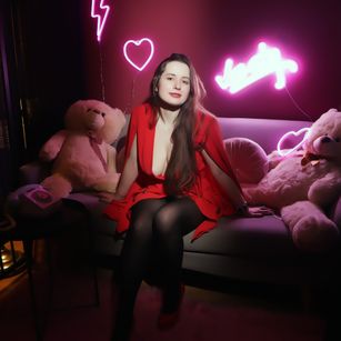 Model - Sophia Bemfola young