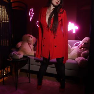 Model - Sophia Bemfola milf