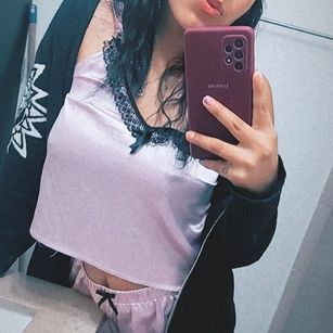 Model - Lauren linda