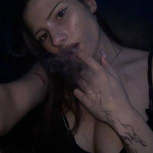 Model - CherryBoss natural